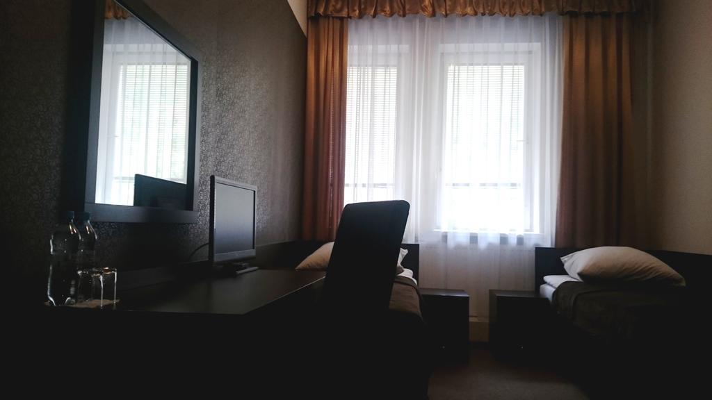 Park Na Wojskiego Bed & Breakfast Marki  Phòng bức ảnh
