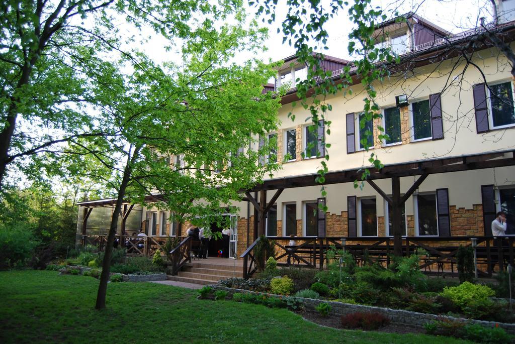 Park Na Wojskiego Bed & Breakfast Marki  Ngoại thất bức ảnh